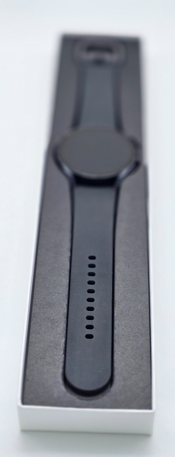 Samsung Galaxy Watch 6 44MM Bluetooth WiFi SM-R940N Black With Black Bands Good