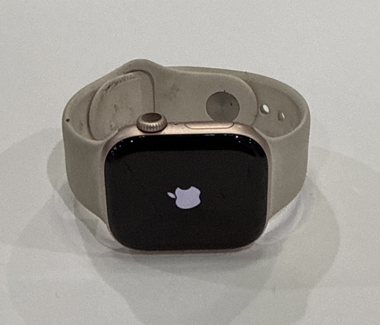 Apple Watch Series 11 42mm GPS Rose Gold Starlight Sport S/M MEU04LW/A 2025