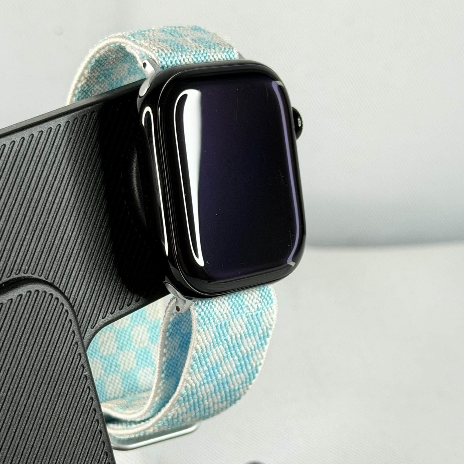 Apple Watch Series 10 42mm Jet Black Aluminum GPS – 100% Battery Health – Mint