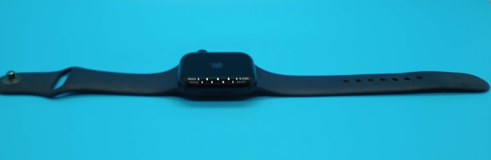 Unlocked Apple Watch SE 2nd Gen 40MM Midnight Black w/Band 93% Battery