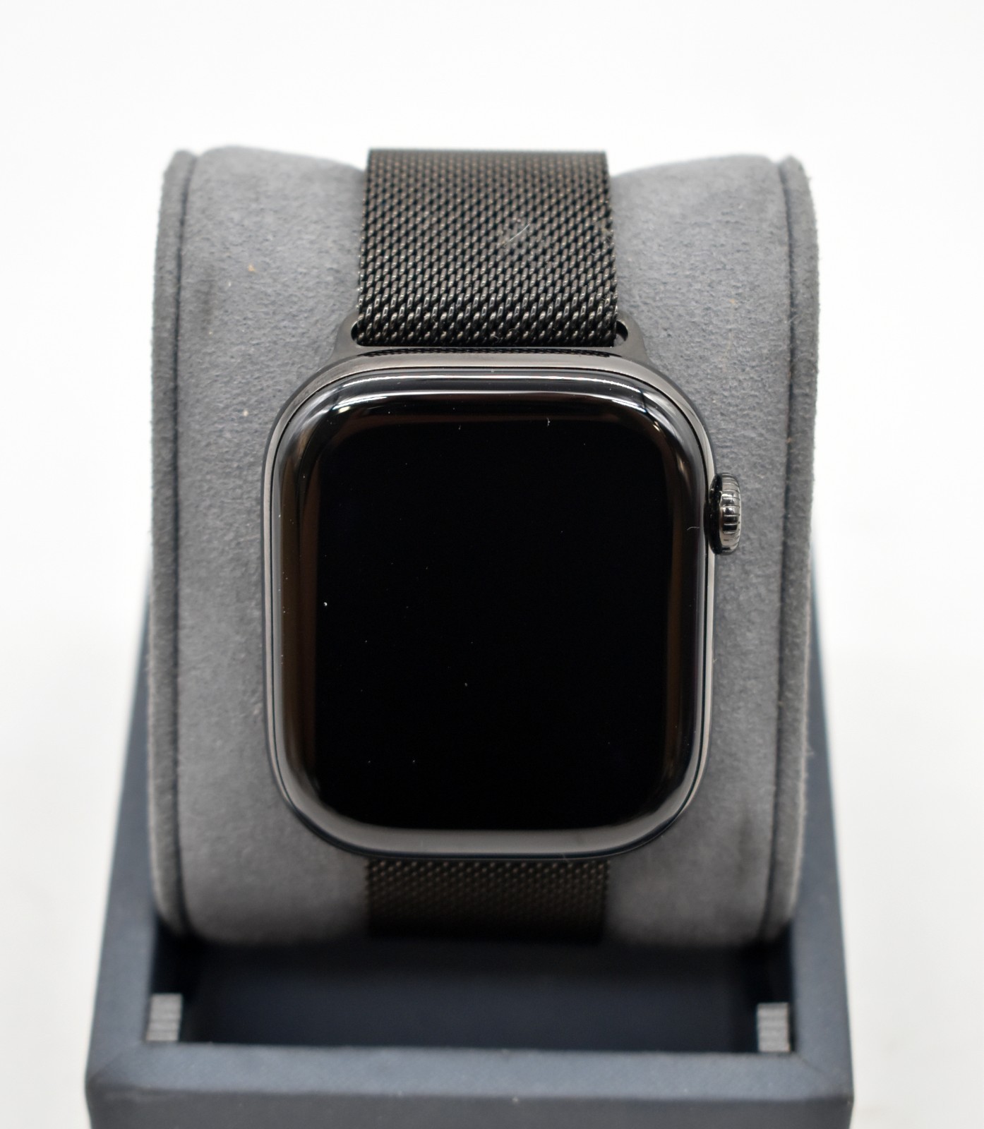 Apple Watch Series 11 A3337 MFD34LW/A GPS Only Titanium Case Milanese Loop 46mm