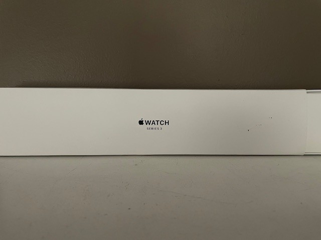 APPLE WATCH – SERIES 3 (GPS) – 38mm – 8gb – Black – EUC – FREE SHIP!!