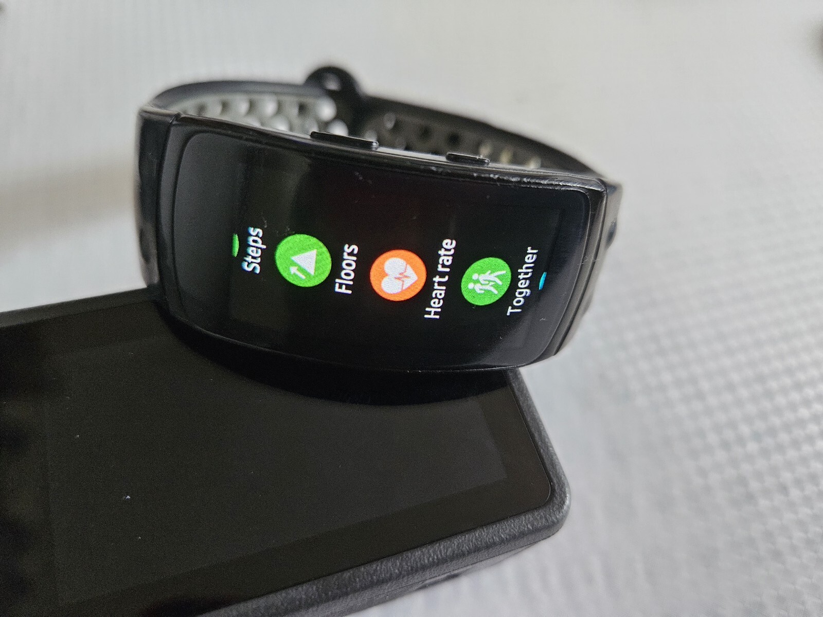 SAMSUNG SM-R365NZKAXAR Gear Fit2 Pro Grey Nylon Smartwatch Fitness Band (Large)