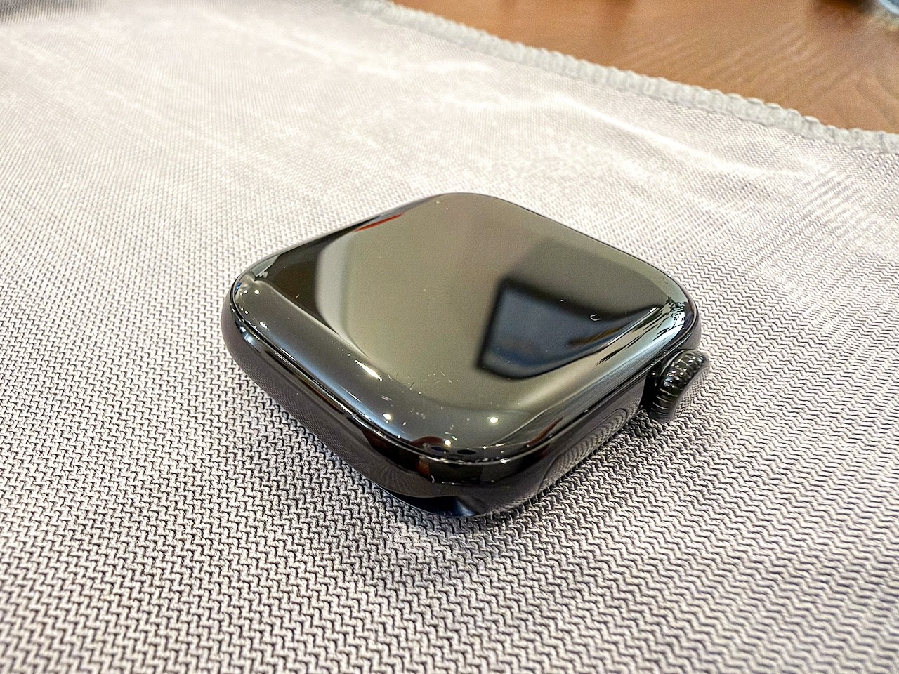Apple Watch Series 11 42mm Jet Black Aluminum GPS + Cellular