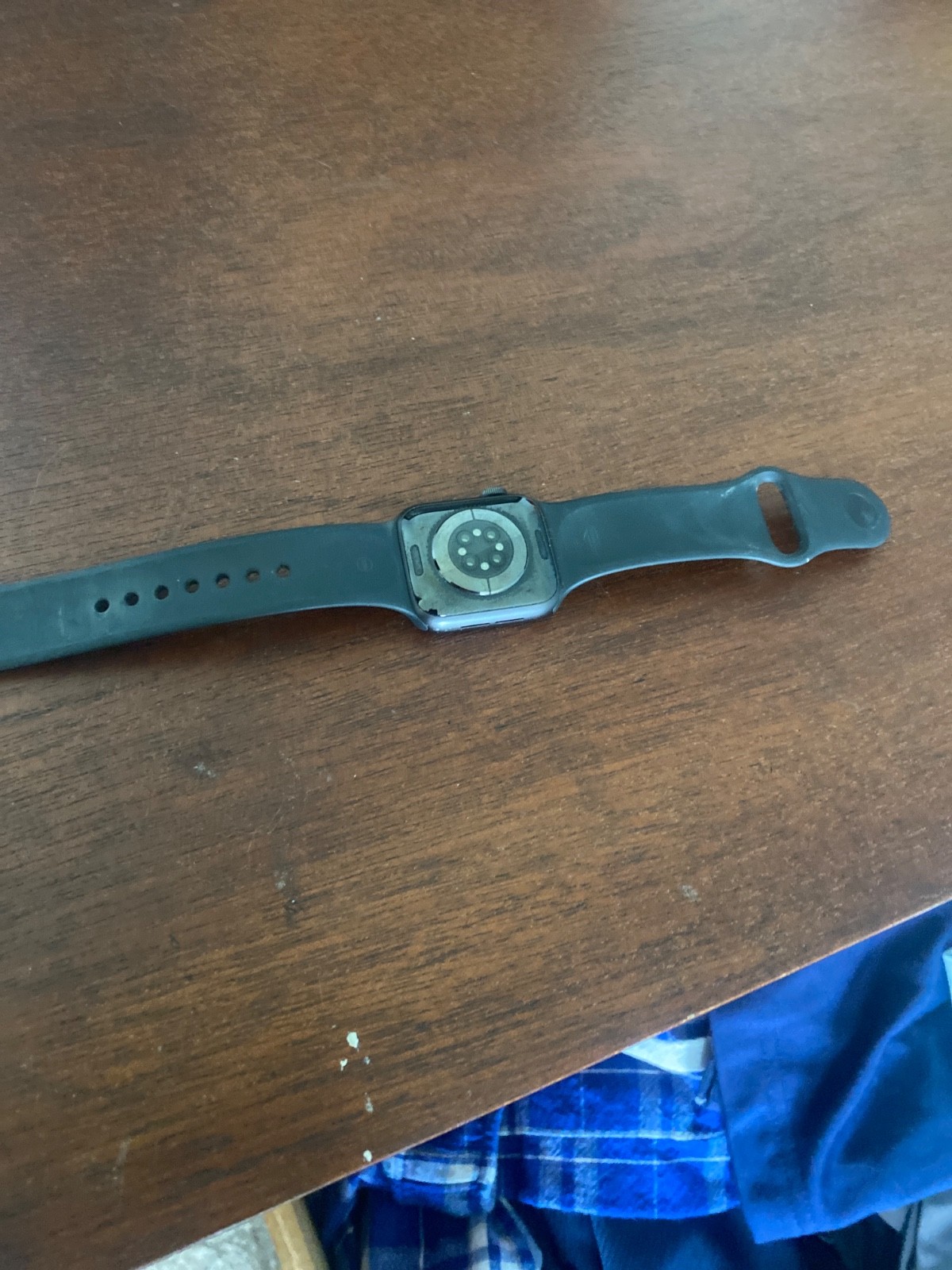 Apple Watch SE 44mm Aluminum Case Space Gray Sport Band – (MYEU2LL/A)