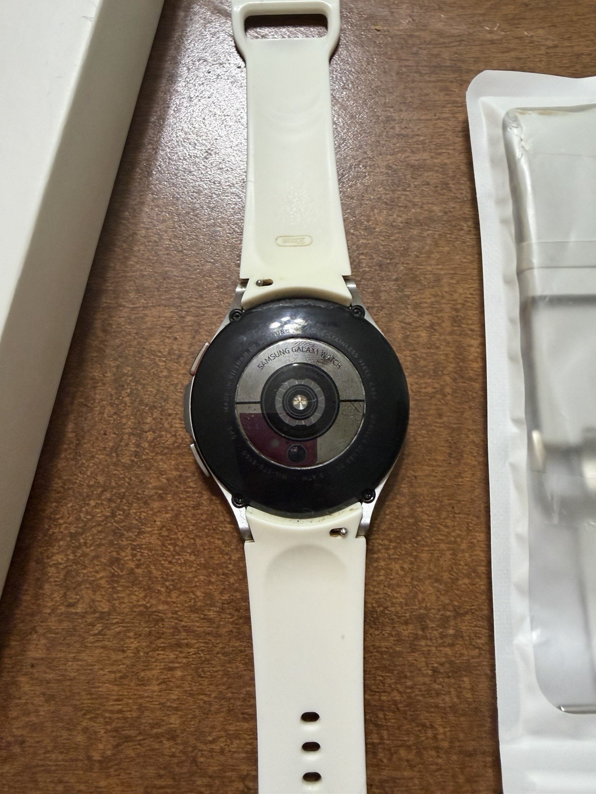 Samsung Galaxy Watch4 Classic 46mm With Extra Band