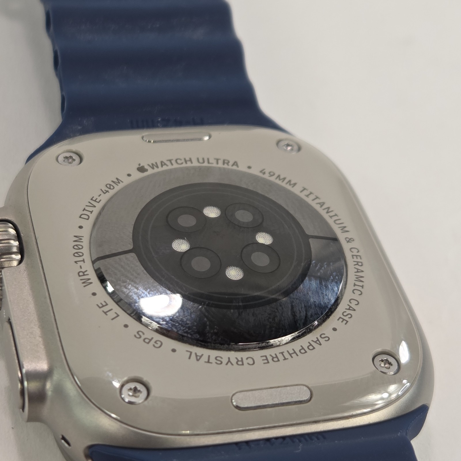Apple Watch Ultra 2 [GPS + Cellular 49mm] Sapphire Crystal Sportwatch, NREG3LW/A