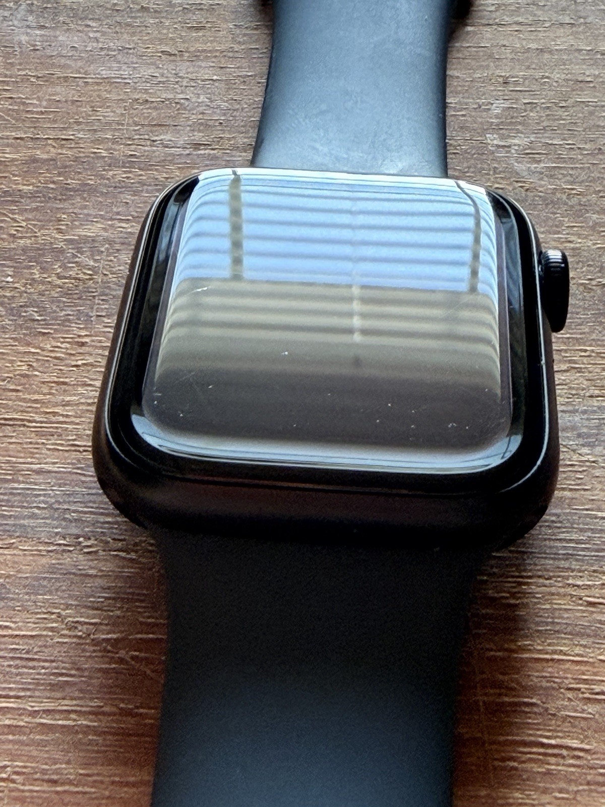 Apple Watch SE 44mm GPS (SPACE Grey) Aluminum Case