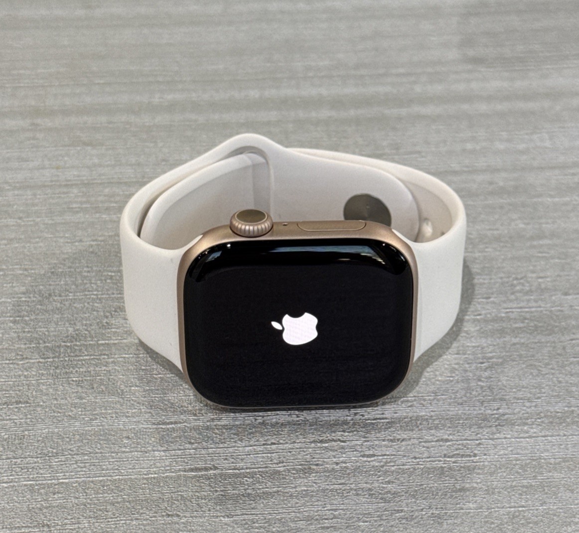 Apple Watch Series 11 (GPS + LTE) 42MM Rose Gold Aluminum Light Blush Sport Band