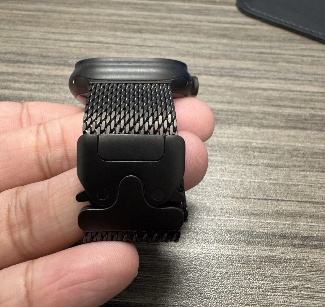 Apple Watch Ultra 2 (GPS + LTE) 49MM Black Titanium Case Black Milanese Loop