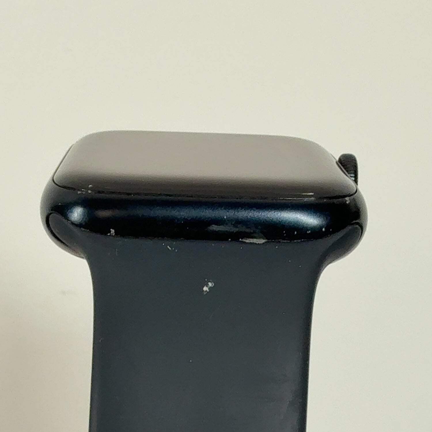 GPS Only Apple Watch SE 2nd Gen 44MM Midnight Aluminum Black Band MRE93LL/A