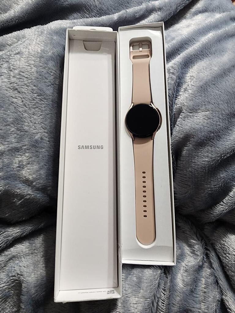 Samsung Galaxy Watch4 SM-R865 40mm Aluminum Case & Sport Band – Pink Gold BUNDLE