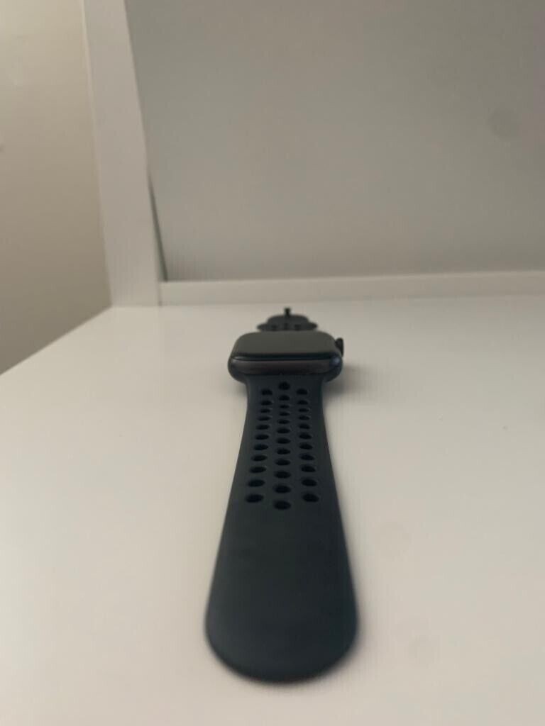 Apple Watch SE Nike 44mm Space Gray Aluminum Case with Anthracite/Black Sport…
