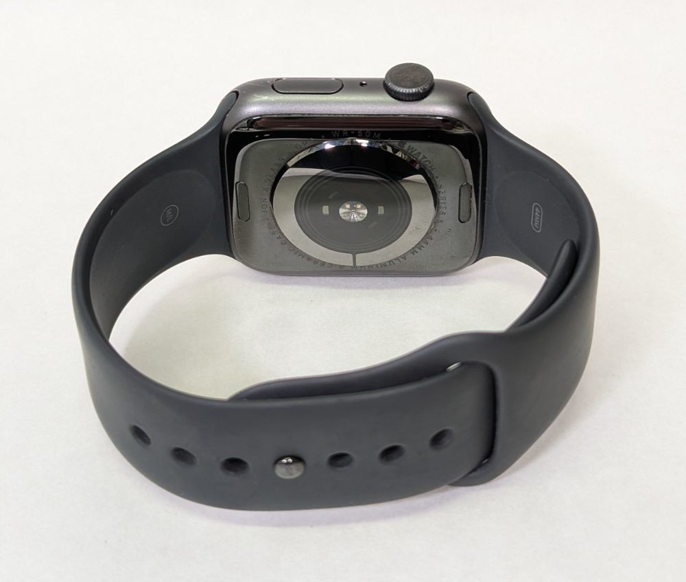 Apple Watch Series 5 44mm – Grey Aluminum (GPS) w/ Black Sport Band