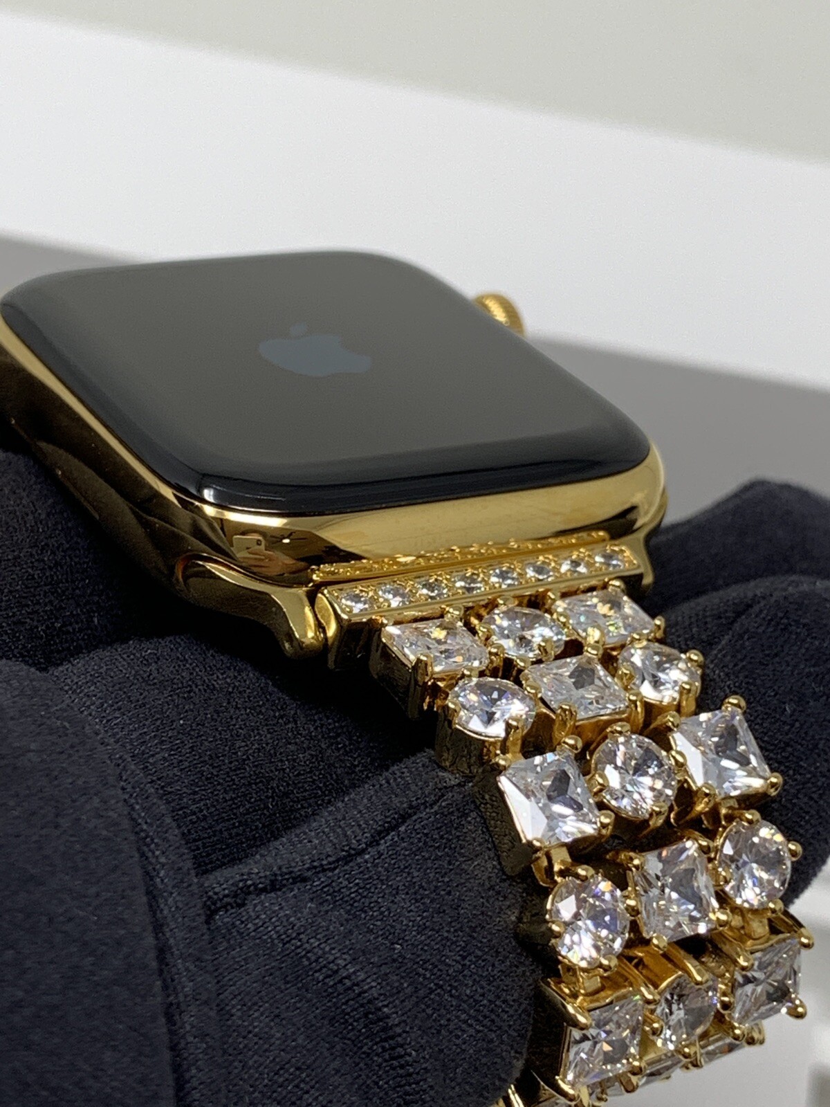 24K Gold Plated 44MM Apple Watch SERIES 5 Gold Link Band Diamond Rhinestones LTE