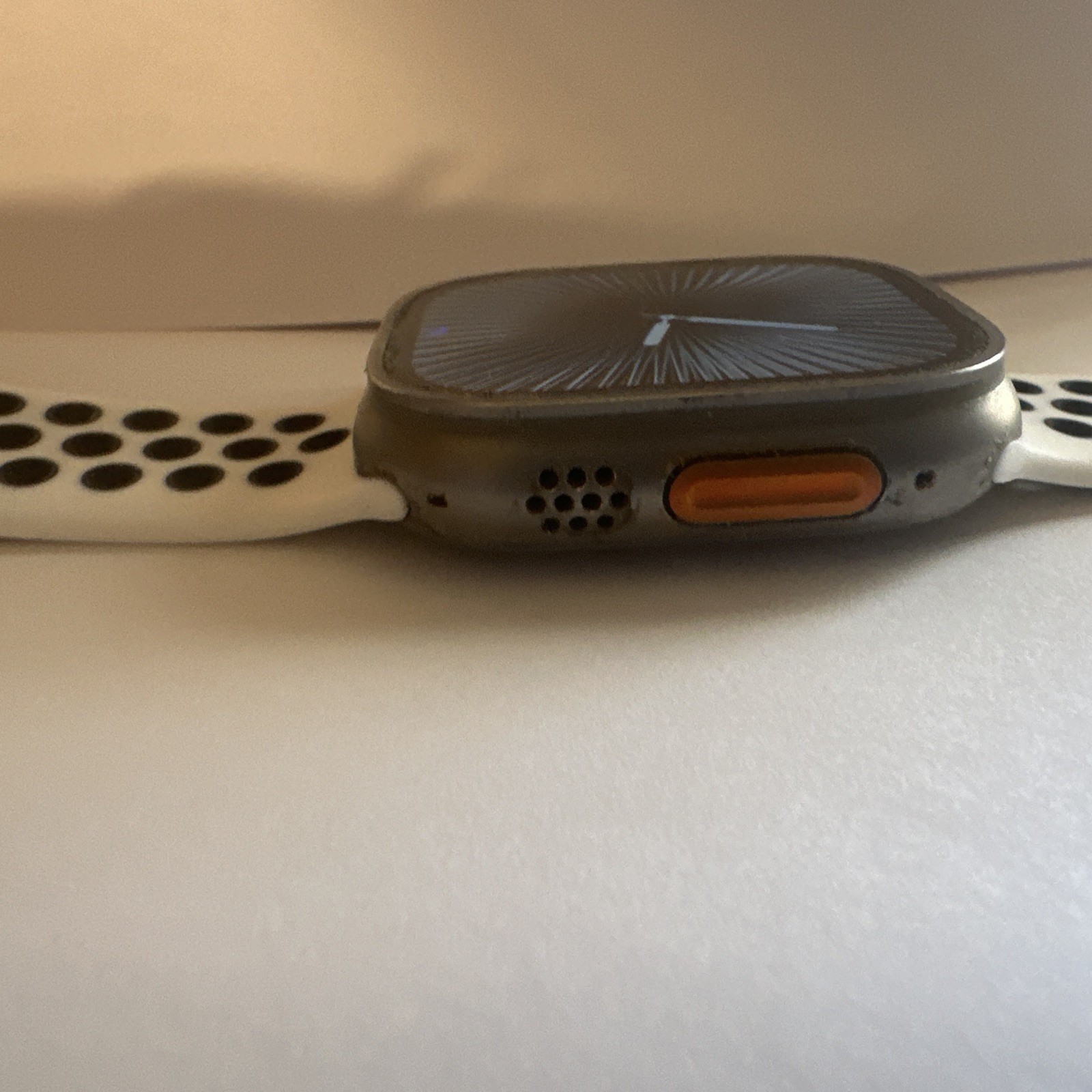 Apple Watch Ultra 1 Unlocked Developer Beta, WatchOS 26