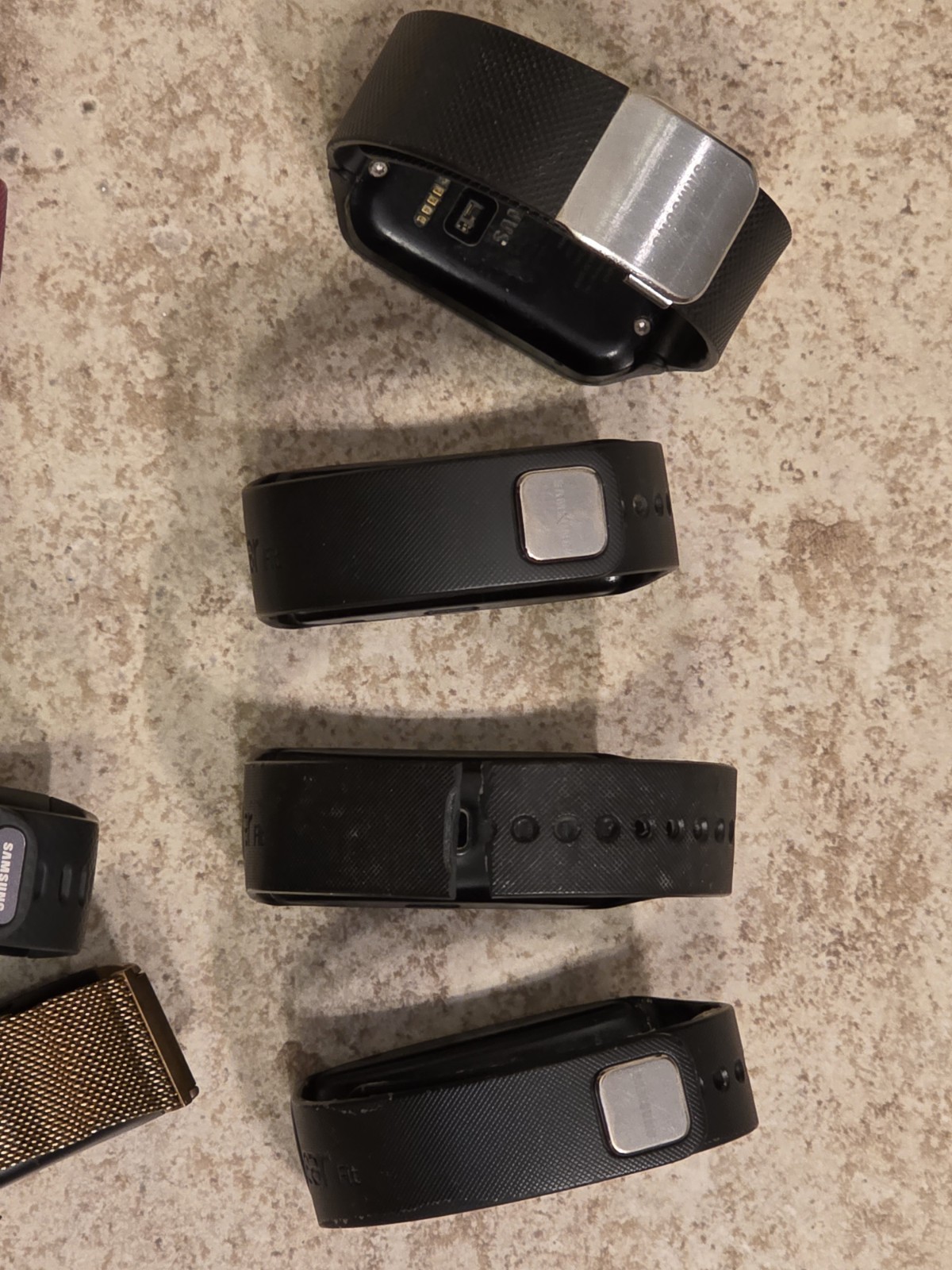 8 Samsung Galaxy Gear Fit/Fit 2 ( AS IS FOR PARTS OR REPAIR )( UNTESTED ) *READ