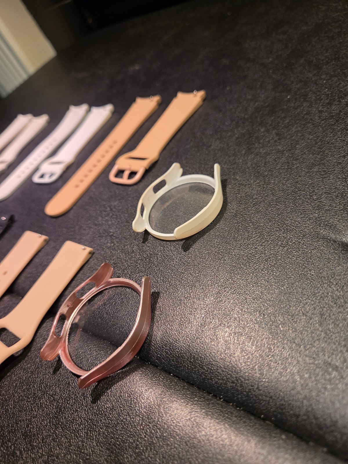 Samsung Galaxy Watch4 SM-R860 40mm Black Aluminum Case with 7 Bands, 2 Covers, +