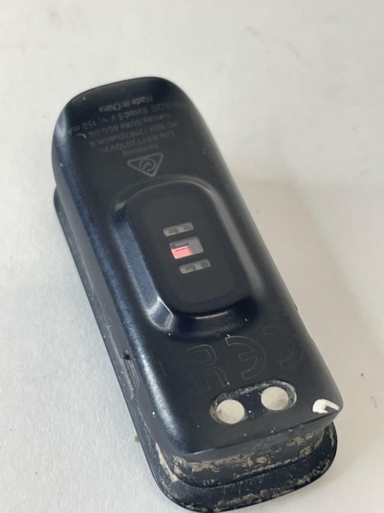 Samsung Galaxy Fit2 SM-R220 BT Touchscreen Tracker*Scratched* -No band