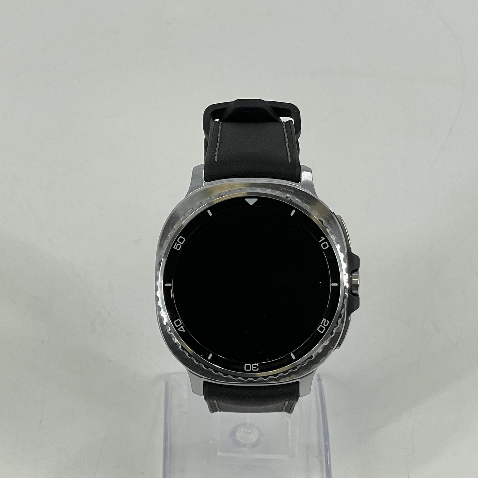 Samsung Galaxy Watch8 Classic 46mm Black Stainless (LTE) w/ Black Hybrid – 9/10