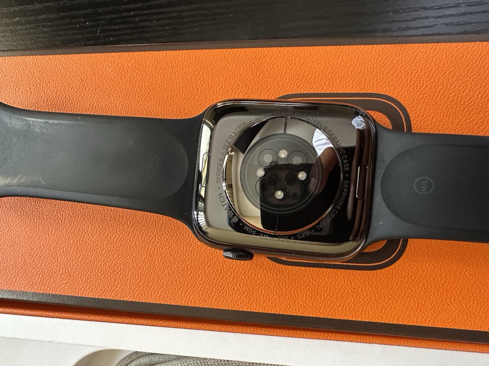 Apple Watch Series 6 Hermès 44mm Noir Edition L/XL bands GPS+ Cellular