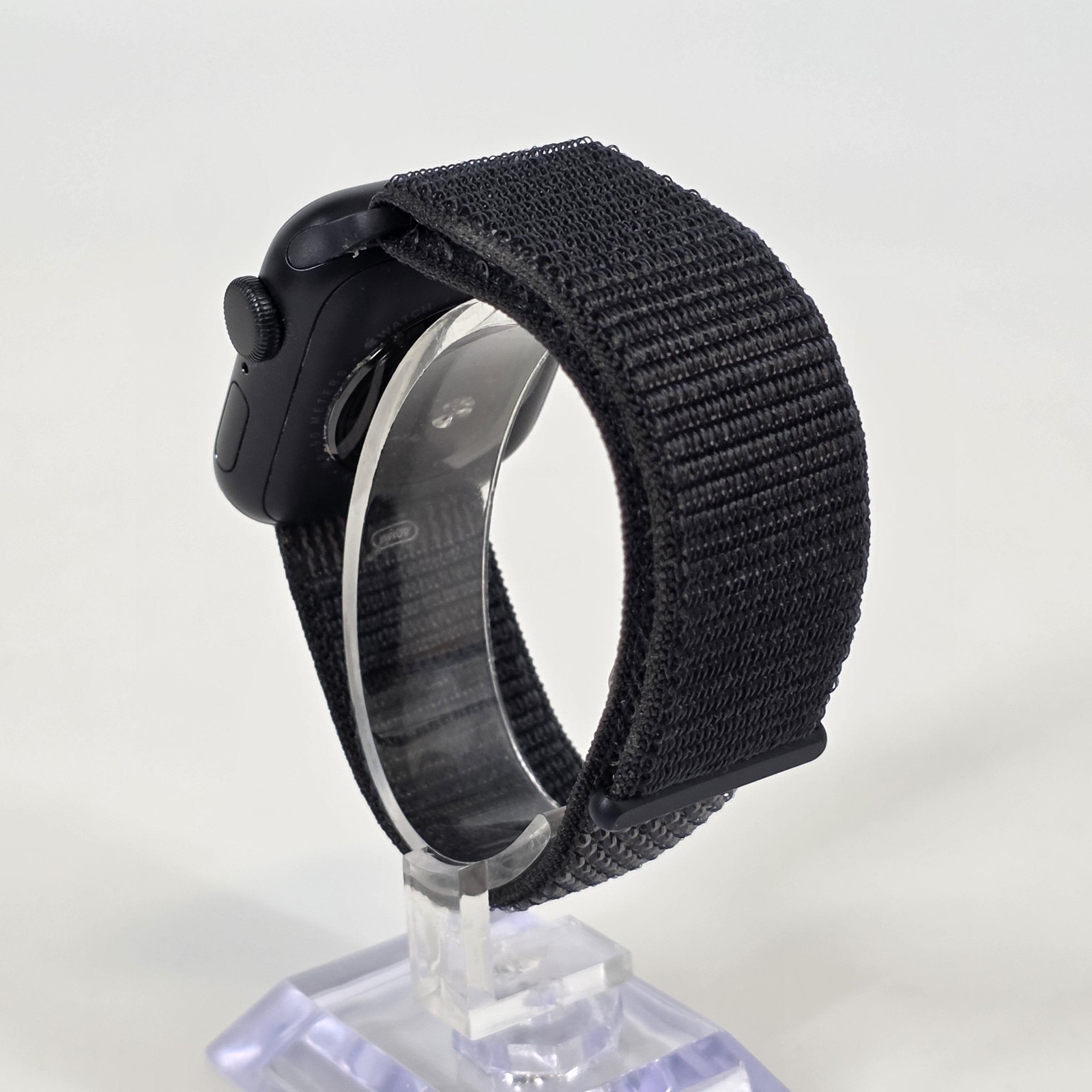 Apple Watch SE 3 40mm Midnight Aluminum (GPS) w/ Black Sport Loop – Very Good