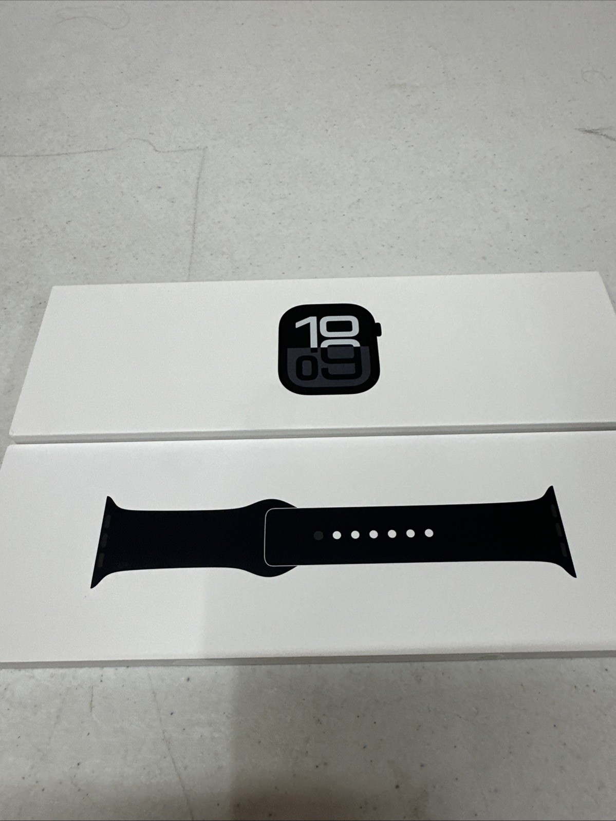 Apple Watch Series 10 [GPS 46mm case] Smartwatch, Jet Black – MWY43LW/A