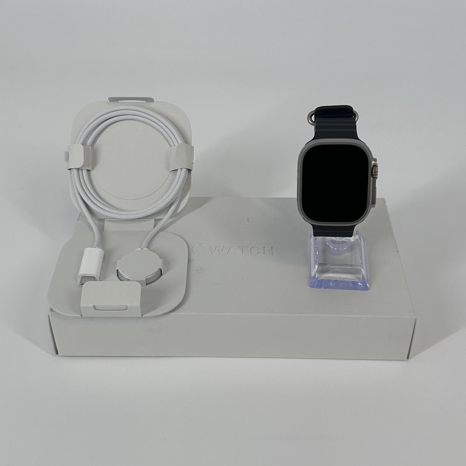 Apple Watch (Ultra 2) 49mm Natural Titanium (LTE) w/ Ocean Band – Excellent