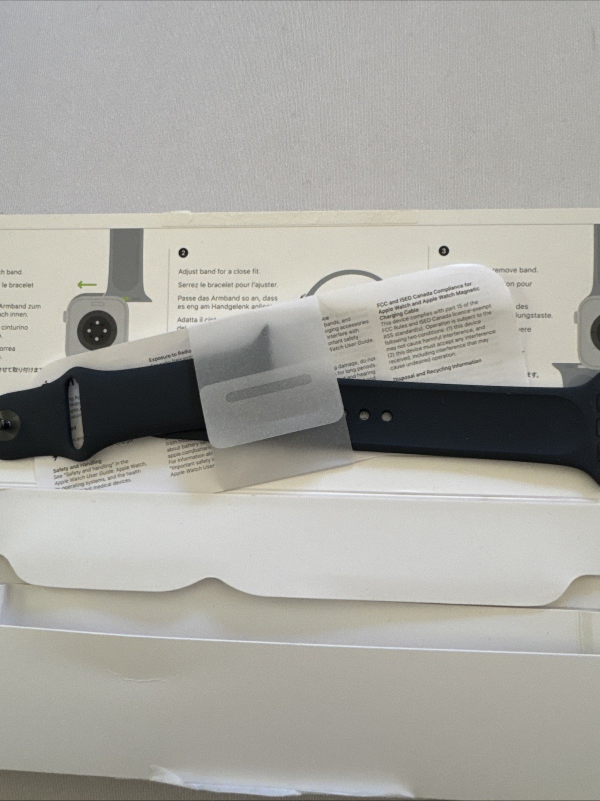 Apple Watch SE, 2nd Gen, GPS, 40mm, Midnight Aluminum Case w/Sport Band. S/M