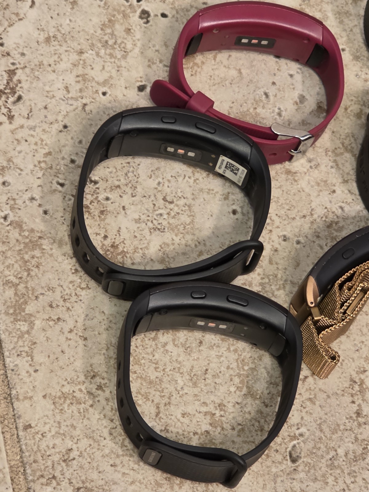 8 Samsung Galaxy Gear Fit/Fit 2 ( AS IS FOR PARTS OR REPAIR )( UNTESTED ) *READ