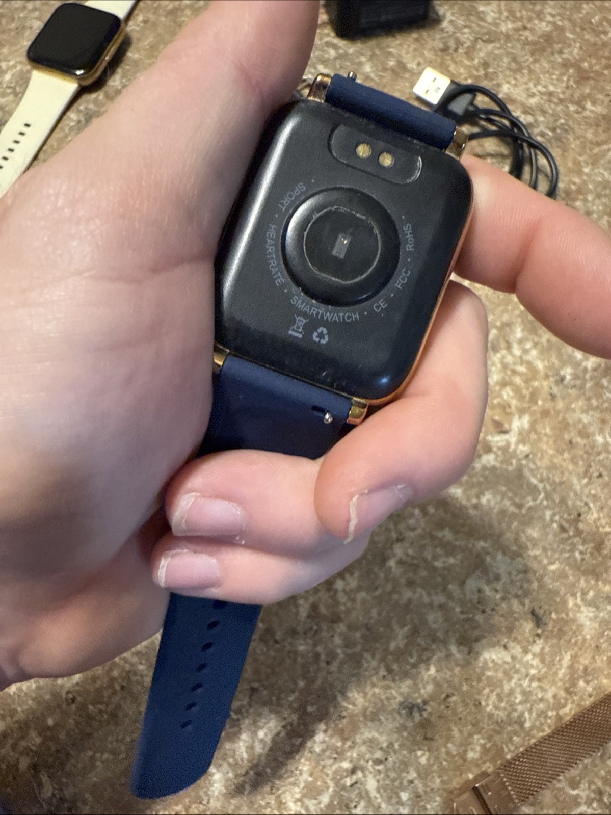 Lot of TESTED smart watches (unbranded)/unknown brand) Screens turn on
