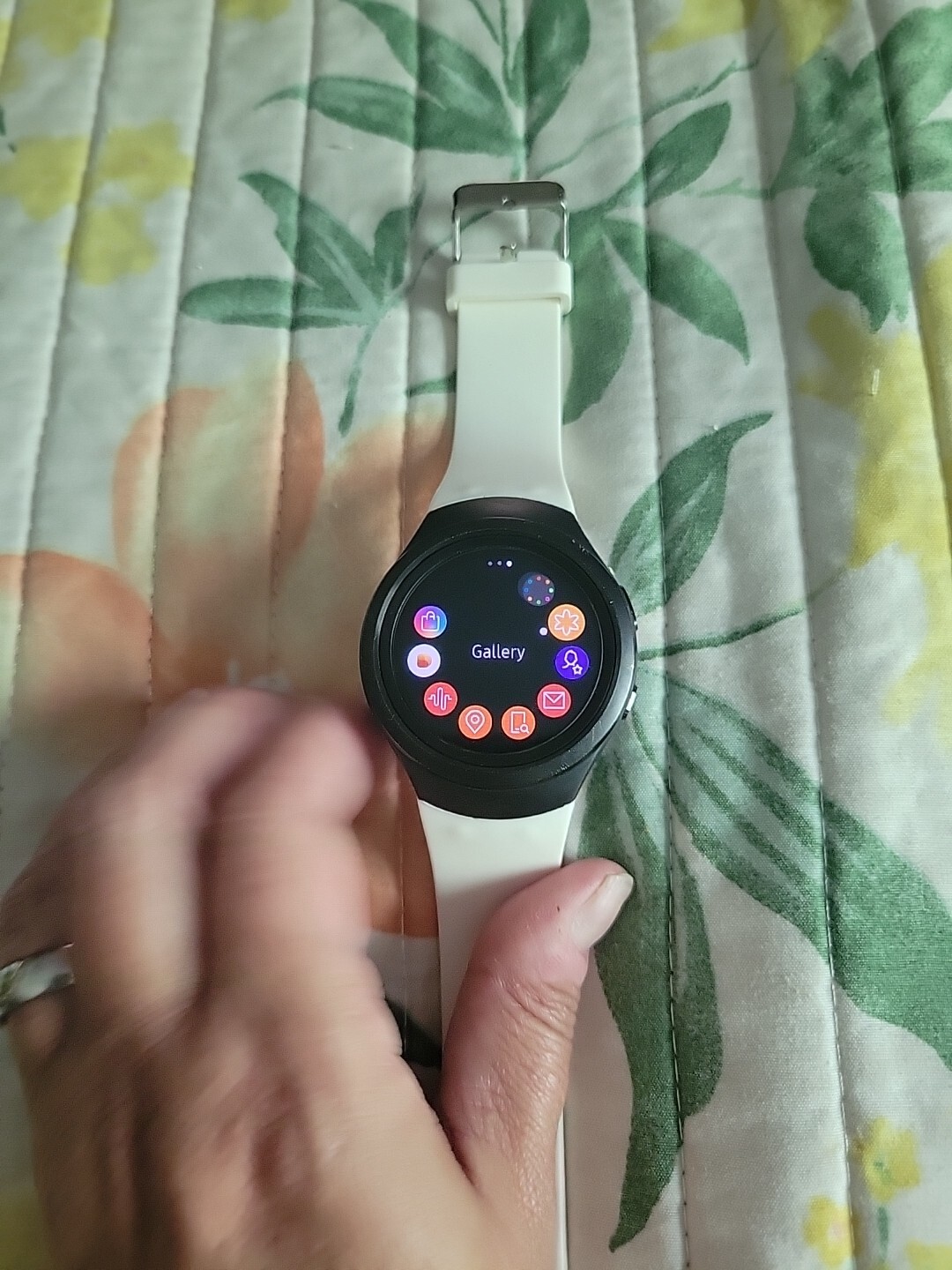 Samsung Gear S2 SM-R730V Verizon Smartwatch – White (Replacement Bands Included)