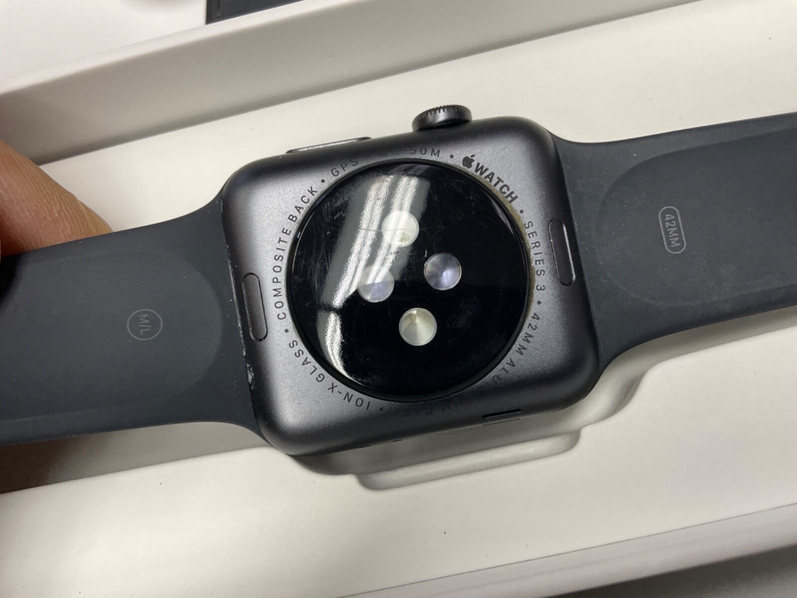 Apple Watch Series 3 42mm Space Gray Aluminum (GPS) A1859