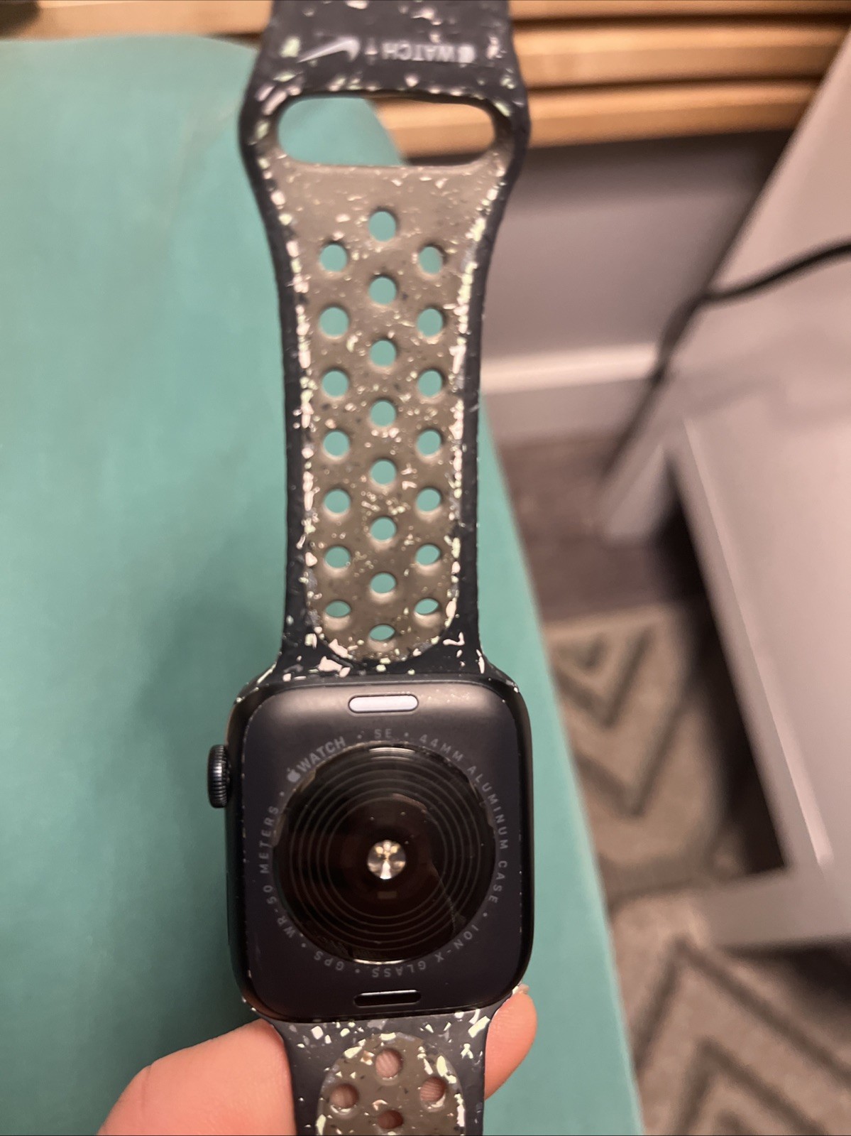 Apple Watch SE 44mm Black Aluminum Case with Nike Sport Band – Regular…