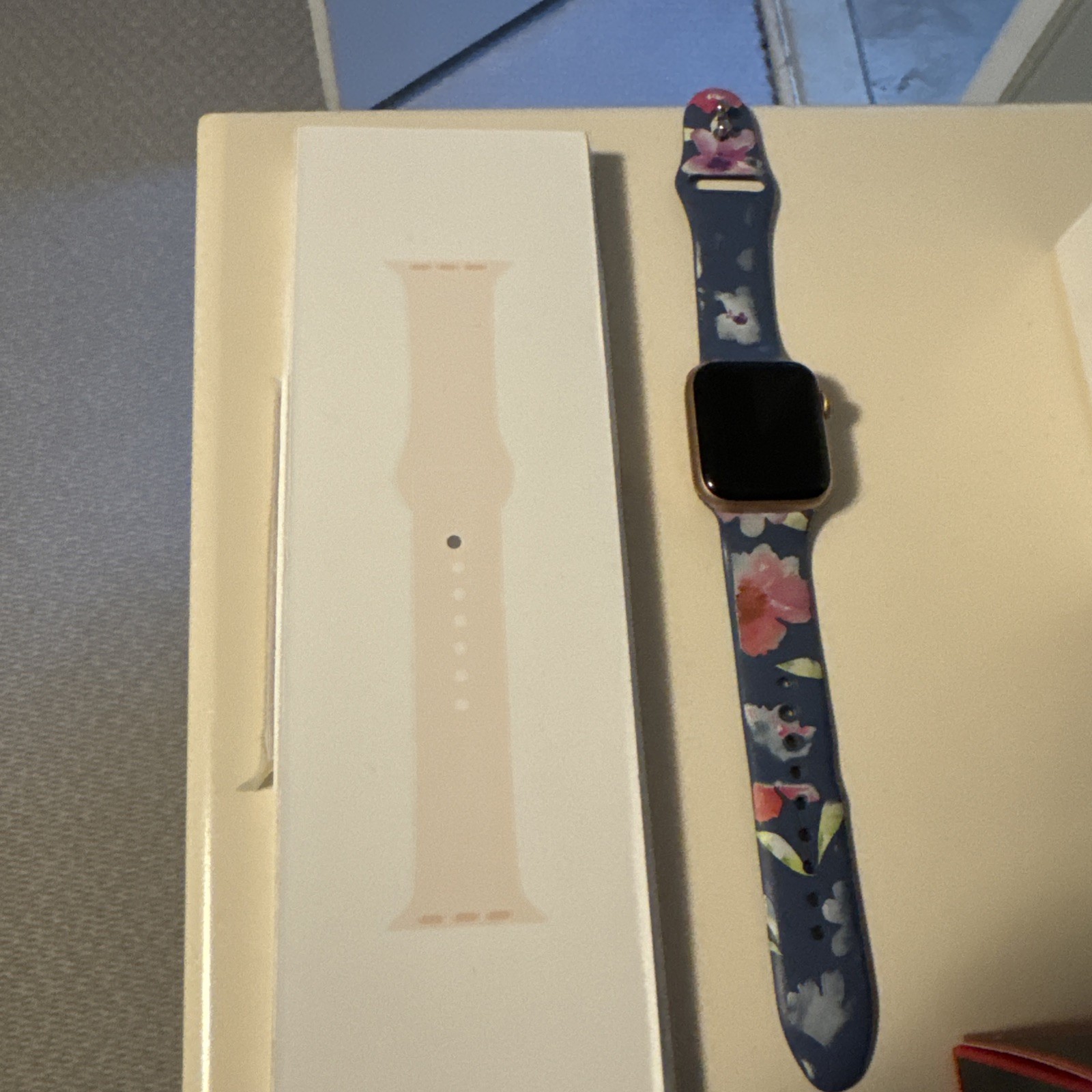 Apple Watch Series 5 40mm Rose Gold Case with Floral And White Bands WiFi Only