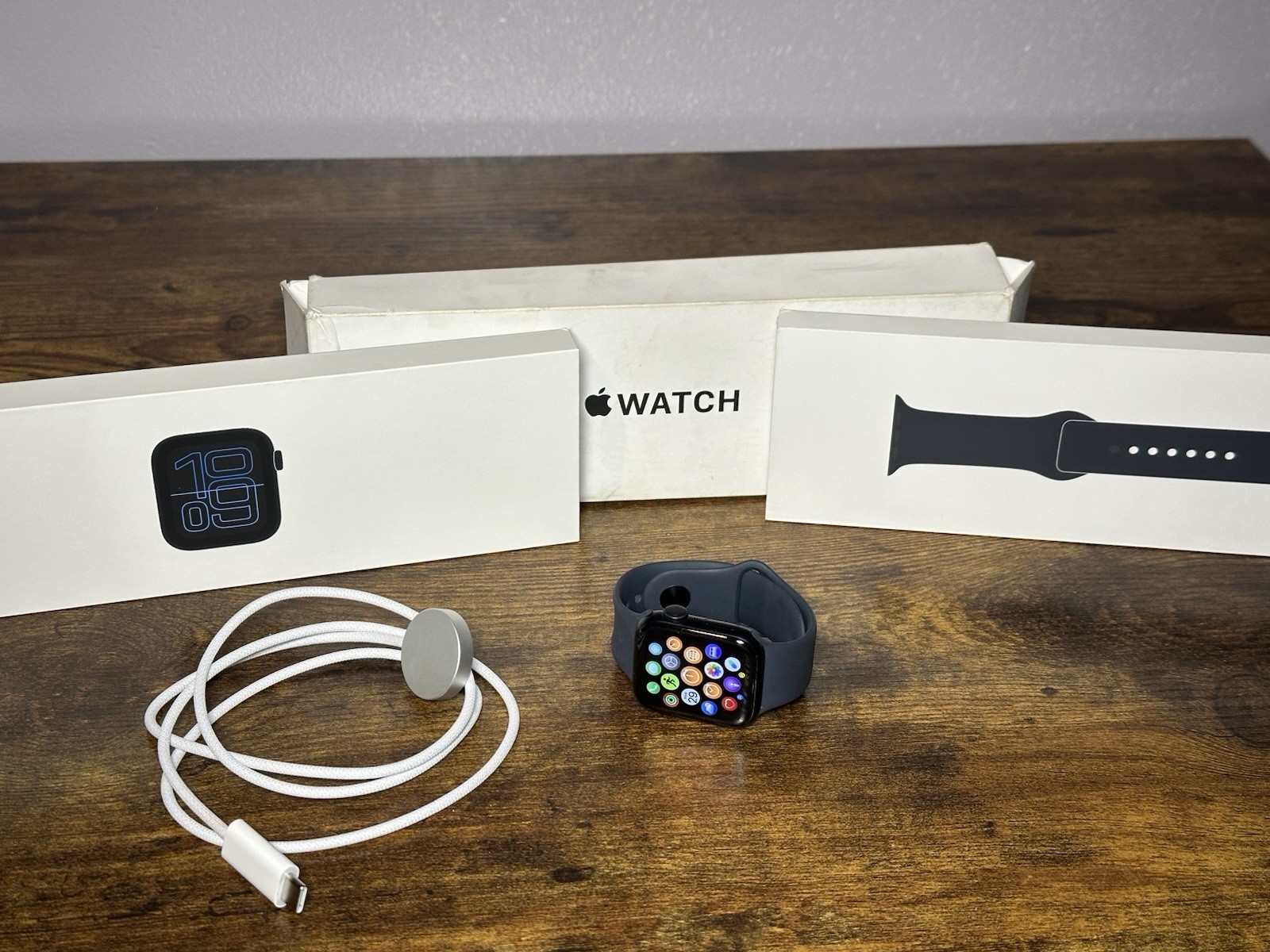 Apple Watch SE 3rd Gen GPS + Cellular 40mm Aluminum Smart Watch LTE Black (READ)