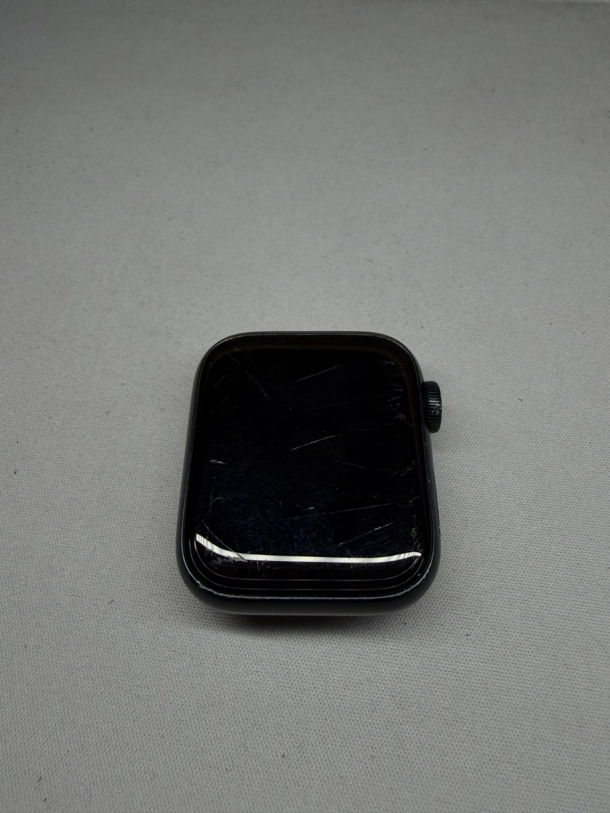 Apple Watch SE (1st Gen) 40mm + Milanese Loop + Nomad band