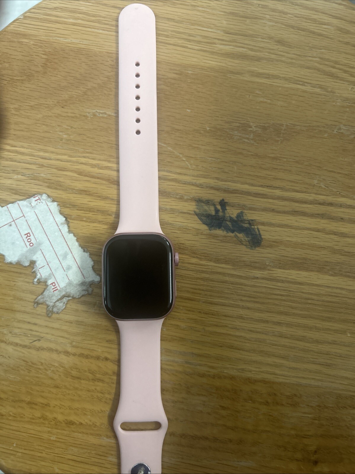 Apple Watch Series 6 44mm Space Gray Aluminum Case with Black Sport Band – Regul