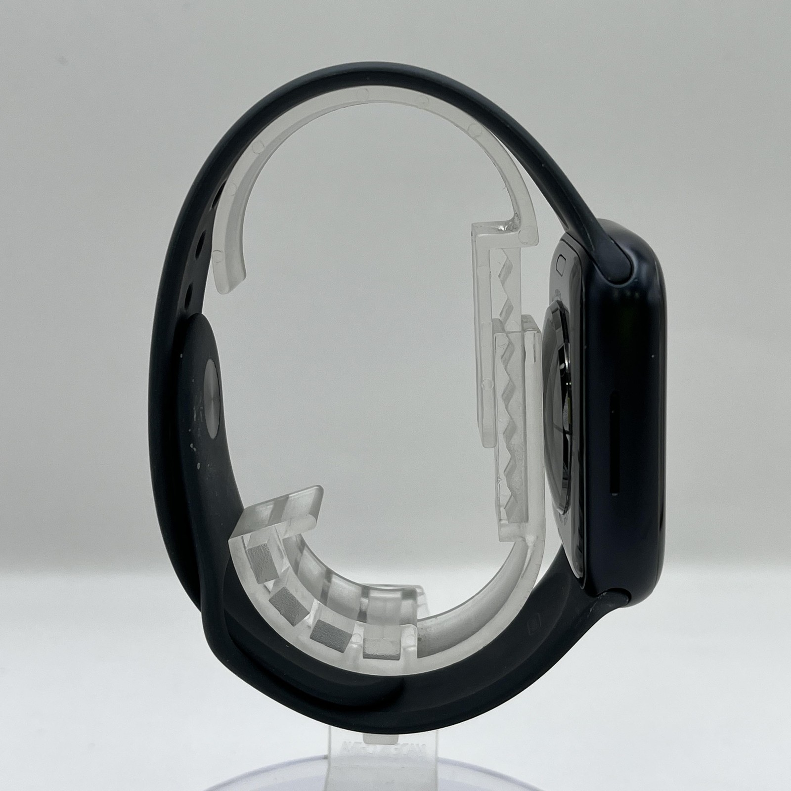 Apple Watch (Series 8) 45mm Space Black Aluminum (GPS) w/ Band – Very Good