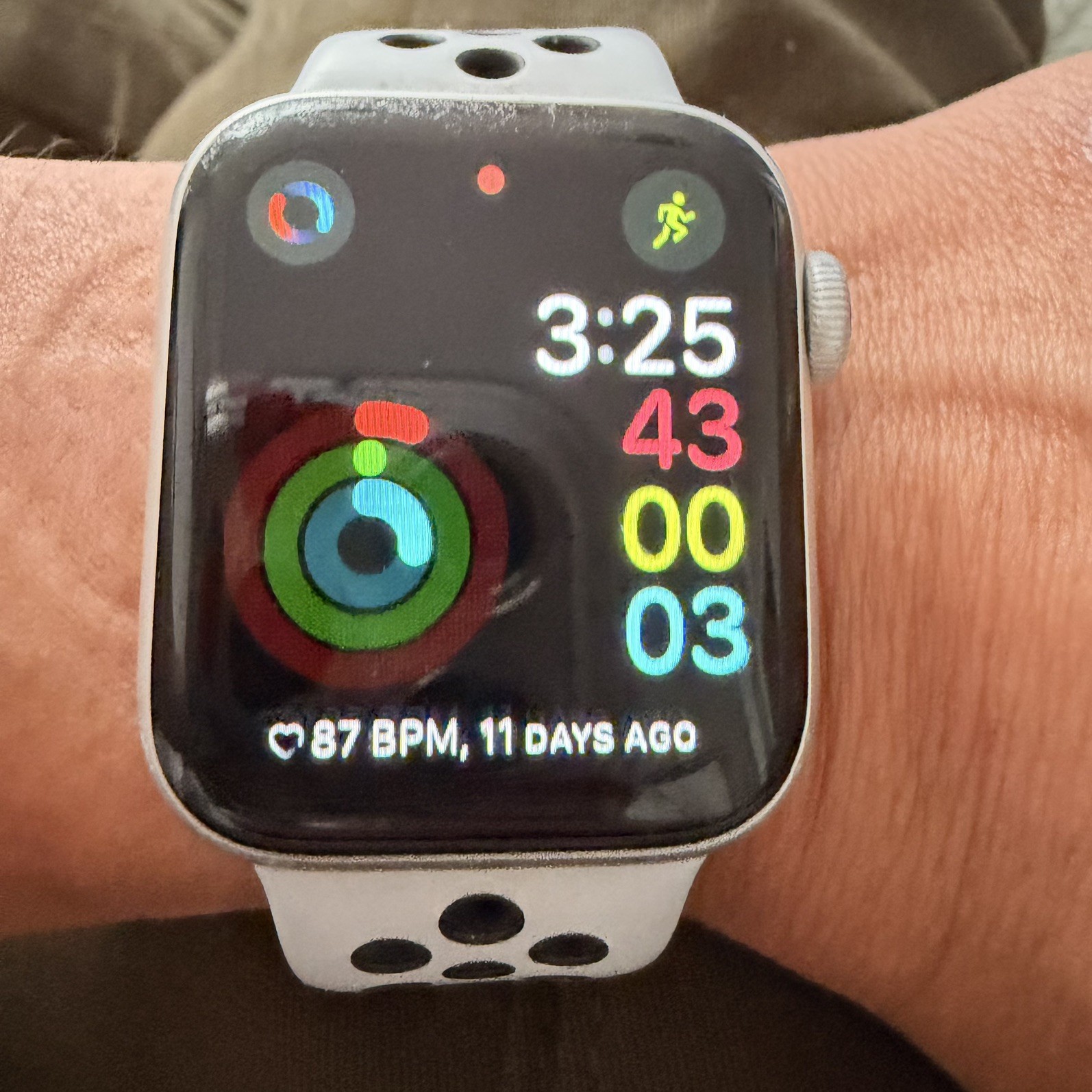 Apple Watch Nike Series 6 40mm GPS + Cellular Silver – Good Condition