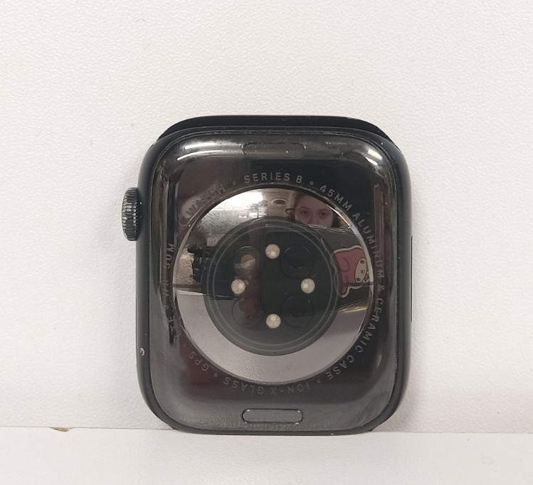 Apple Watch Series 8 45mm (Midnight, Unlocked) *Heavy Scratches* Full Function!