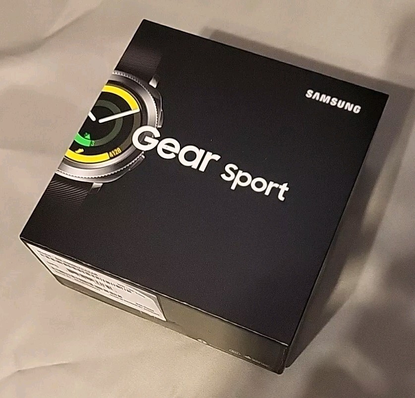 Samsung Gear Sport SM-R600 44.6mm Black Case Silicone Band Classic Buckle