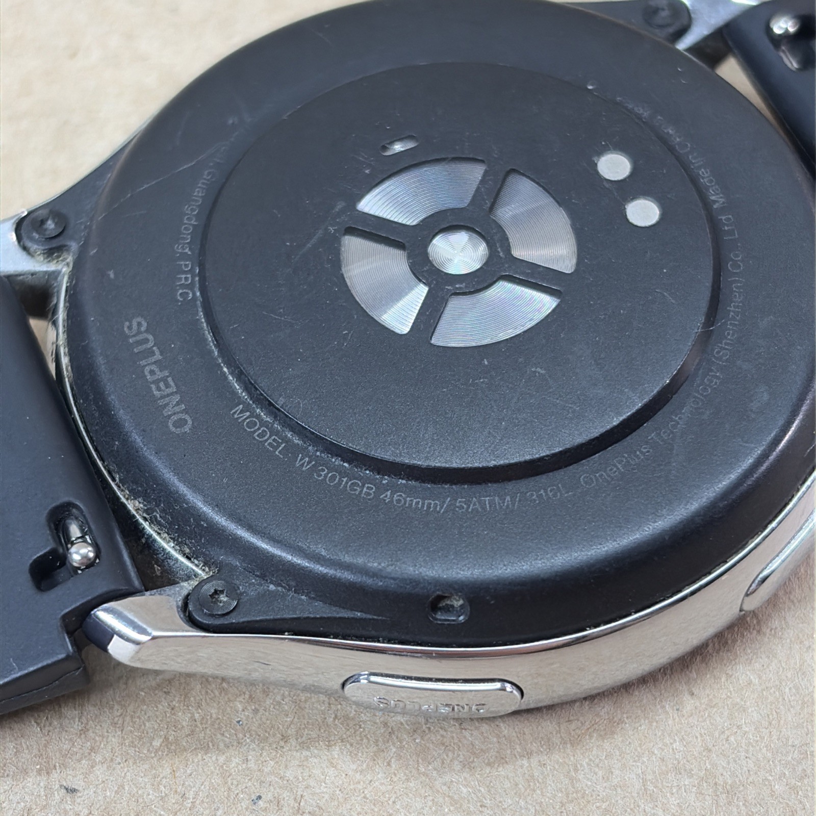 OnePlus Smart Watch W301GB 46mm 1st Generation Powers On Untested
