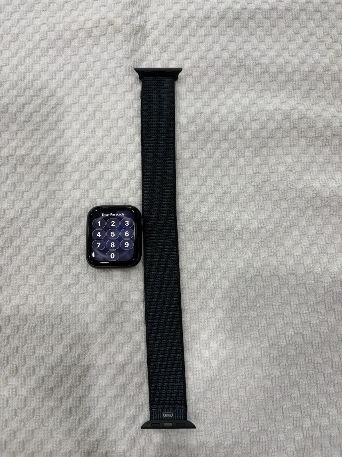 Apple Watch SE 44mm Black Aluminum Case Black Fabric Band HR 32GB Unlocked
