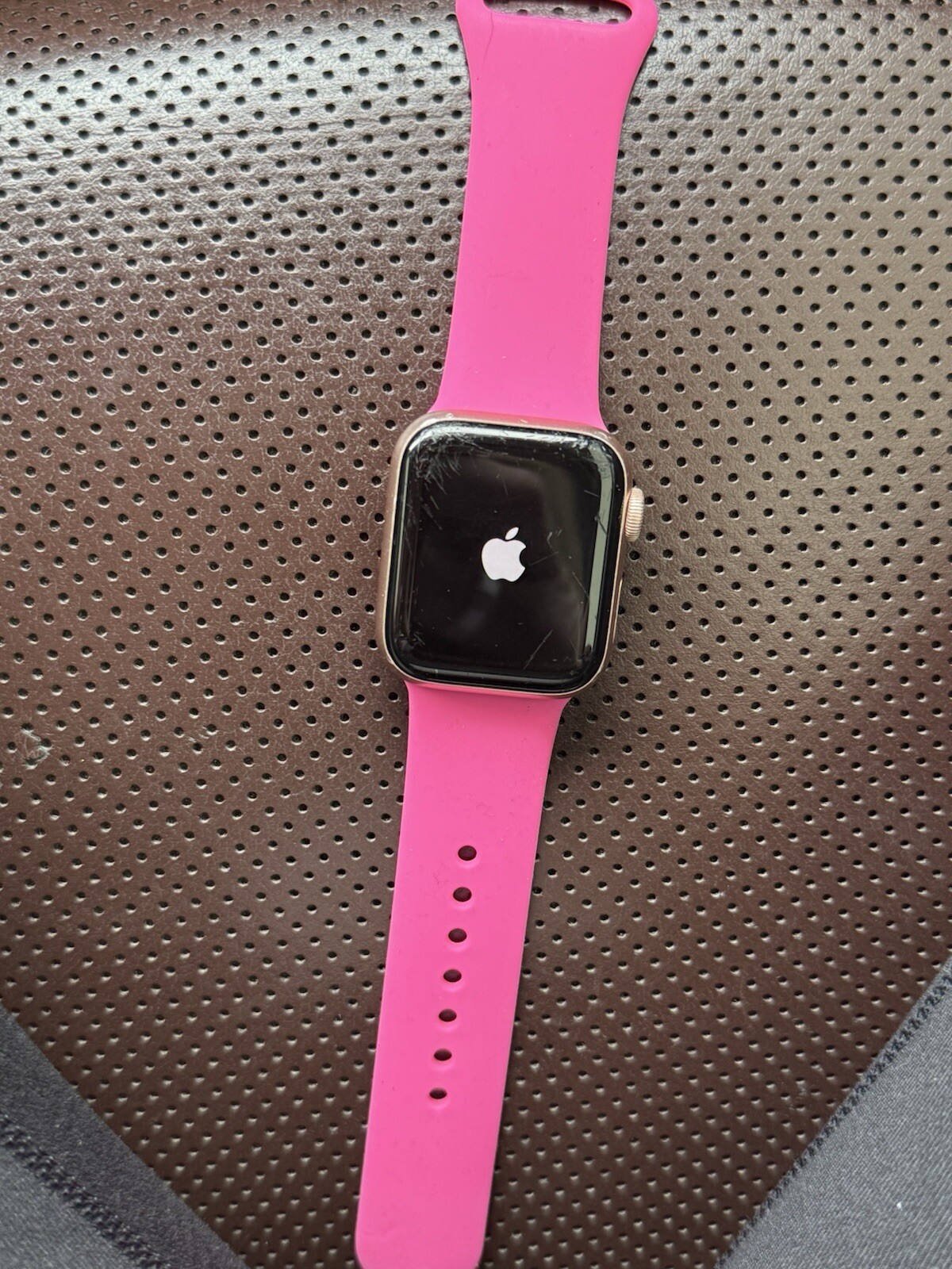 Apple Watch Series 6 40mm Gold Case With Pink Band