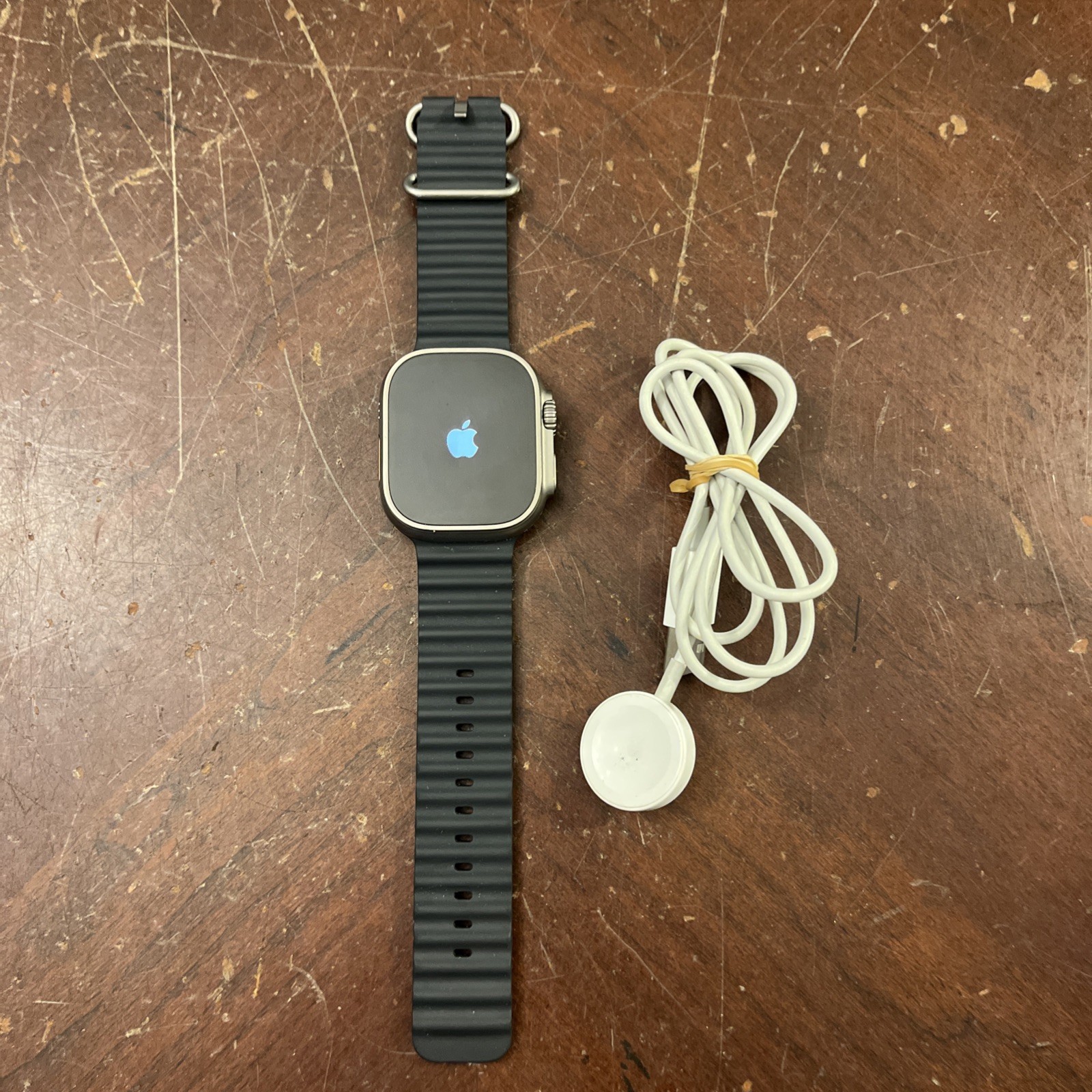 Apple Watch Ultra 49MM Natural Titanium A2622 L22