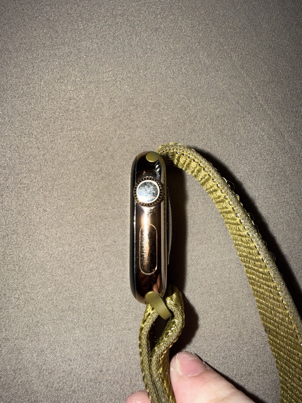 Apple Watch Series 10 42mm Gold Titanium GPS + Cellular Excellent