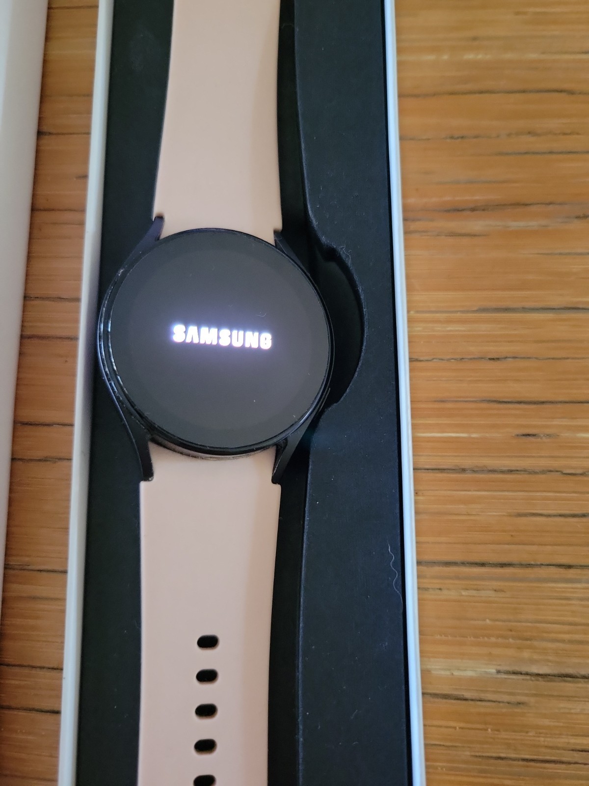 Samsung Watch5 In 30 MM Pink In Excellent Condition
