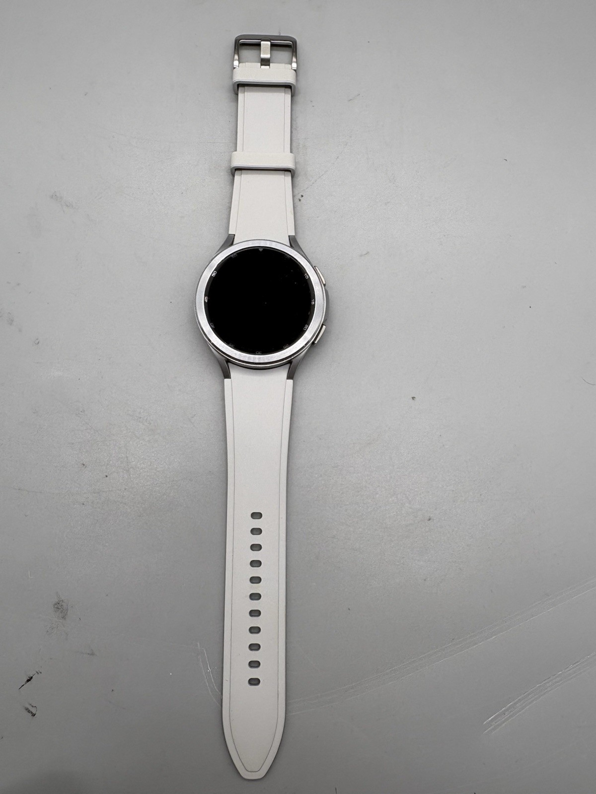 Samsung Galaxy Watch MIL-STD-810G 46mm w/ Lite Gray 20mm Band Size M/L