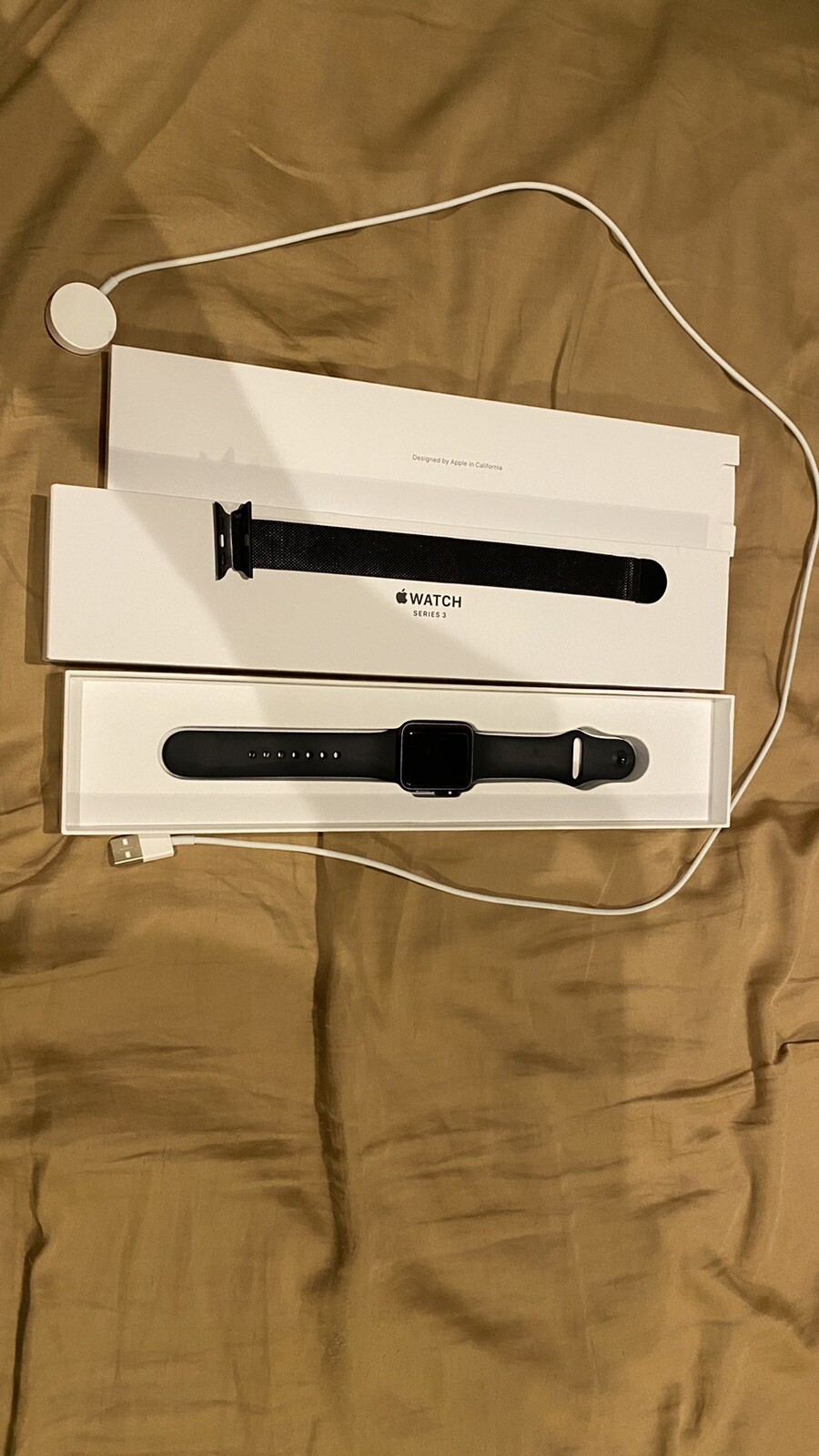Apple Watch Series 3 38 mm Gray Case Black Aluminium Smartwatch – MTF02LLA